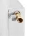 Weißer Buderus-Heizkörper mit Anschlussventil und Kunststoffregler. Sichtbare Längsrippenstruktur zur Wärmeabgabe.