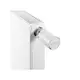 Weißer Heizkörper mit Längsrippen und Thermostatventil von Buderus, montiert an einer Wand, mit sichtbarer Ventilgarnitur auf der rechten Seite.