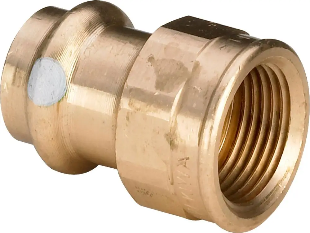 Übergangsstück aus Rotguss oder Siliziumbronze aus der Viega Profipress-Serie, mit einer typischen Gewindeverbindung für Rohrinstallationen.