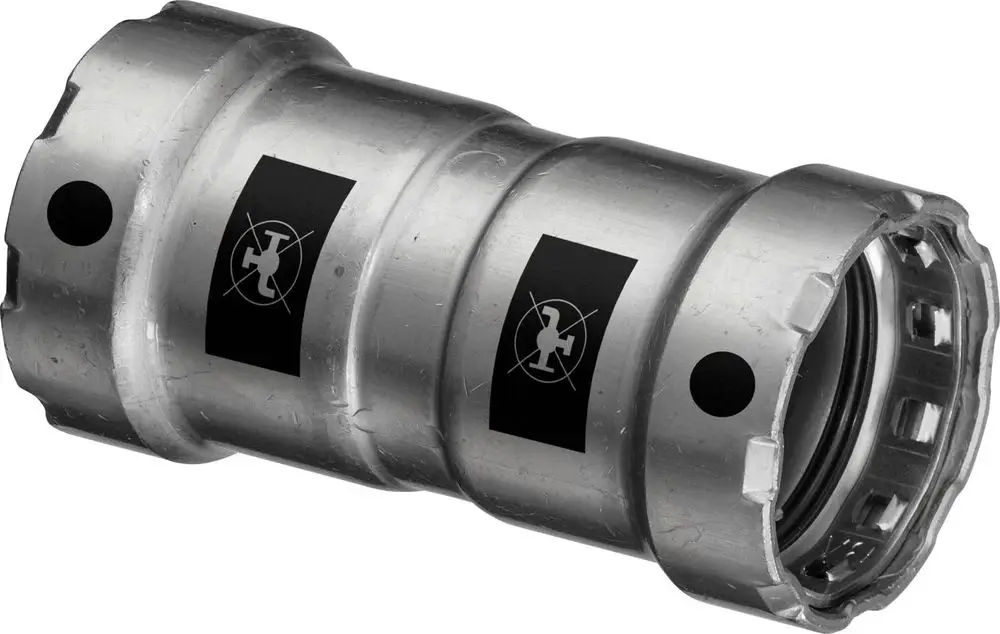 Viega-Muffe aus unlegiertem Stahl mit Zink-Nickel-Beschichtung. Gerät mit Warnsymbolen, das für Rohrverbindungen in Installationen verwendet wird.