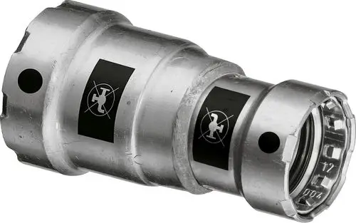 Stahlreduziermuffe mit Zink-Nickel-Beschichtung, versehen mit Warnsymbolen. Produkt von Viega, verwendet in der Rohrinstallation für unterschiedliche Durchmesser.