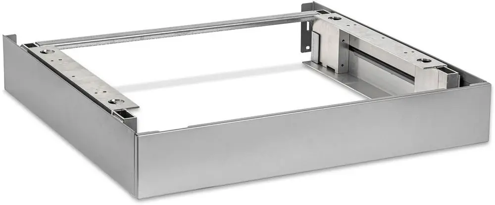 Silbernes Podest für Solewärmepumpen von Bosch, mit einer offenen Struktur, geeignet zur Montage und Stabilisierung von Geräten in einem Glas-Design.