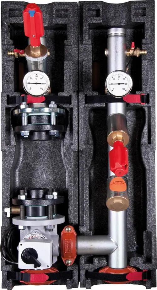 Heizkreis-Set für Luftwärmepumpen mit Mischer. Enthält Ventile, Druck- und Temperaturanzeigen, sowie Anschlussmöglichkeiten. Von Bosch zur Verbindung in Heizsystemen.