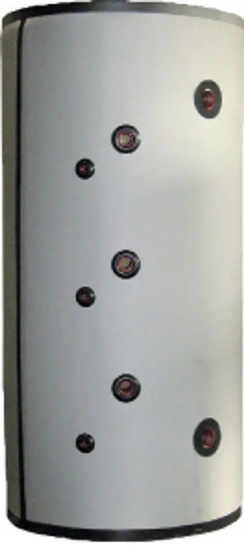 Pufferspeicher in zylindrischer Form, überwiegend in Weiß, mit mehreren schwarzen Elementen. Gesehenes Komponentenlayout deutet auf Verwendung in Heizsystemen hin, mögliche Anwendung mit Bosch Produkten.