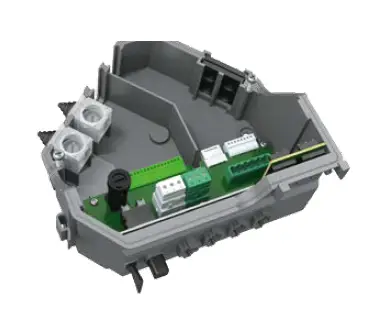 Innensicht eines grauen Kompaktmoduls mit einer grünen Platine, Anschlüssen und einem Sensor; passend für Gas-Brennwertgeräte von Bosch.