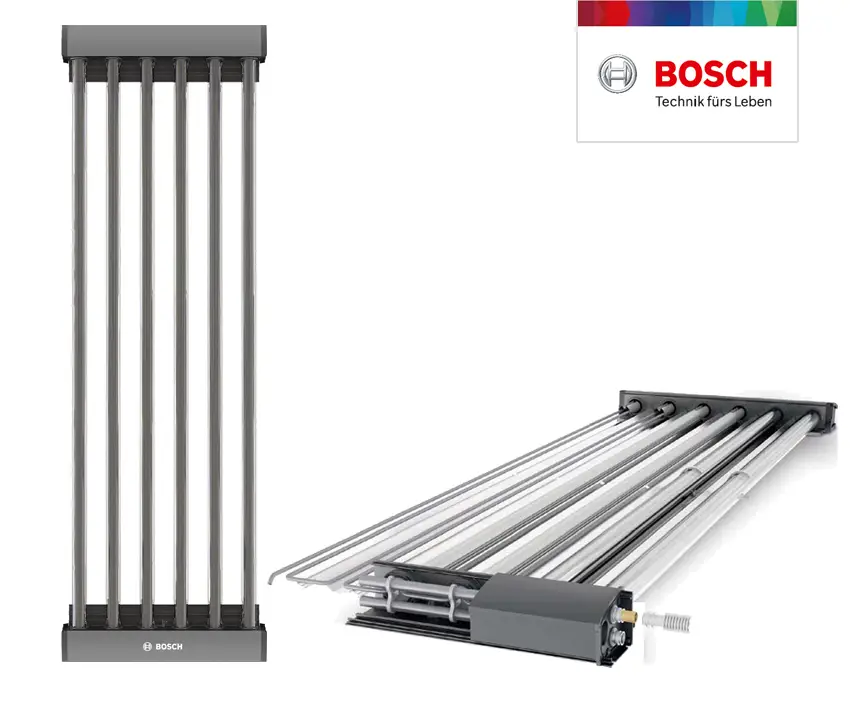 Bosch Vakuumröhrenkollektor mit mehreren Röhren, angeordnet in einer Linie, montiert auf einer Basis. Sichtbare Anschluss- und Verbindungselemente.