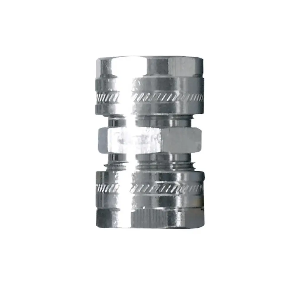 Metallene Schraubkupplung von Kermi, mit klaren Verbindungsstellen und einem kompakten, zylindrischen Design, geeignet für verschiedene Rohrsysteme.