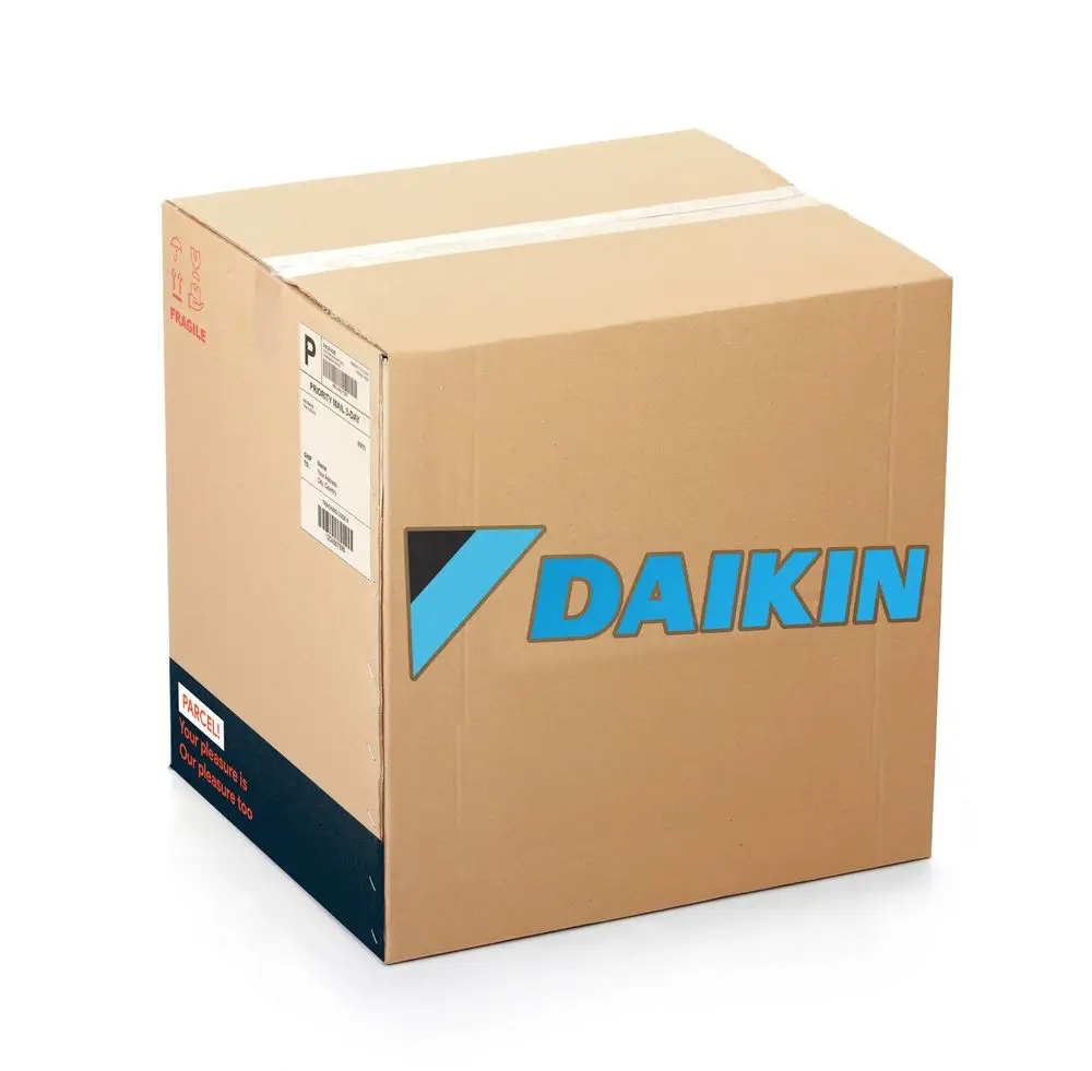 Karton mit Daikin-Logo, beschriftet mit Versandinformationen. Die Verpackung ist stabil und für den Transport geeignet. Verpackungsdetails sind sichtbar.
