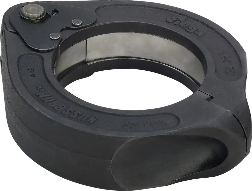 Pressring von Viega, in einer runden Form, mit einem Metallinneren und einer äußeren Gummibeschichtung, geeignet für Rohrverbindungen.