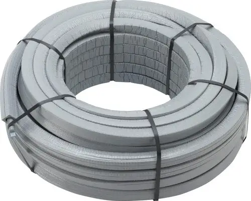 Rolle mit mehreren Schichten von Rohrmaterial, gesichert mit schwarzen Bändern. Geeignet für verschiedene Installationen. Hergestellt von Viega.