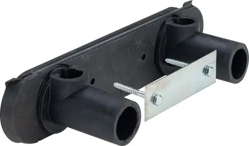 Gummi-Silencer mit zwei Anschlüssen und Schraubbefestigung, geeignet für Rohrsysteme. Hergestellt von Viega zur Geräuschreduzierung in sanitären Anwendungen.