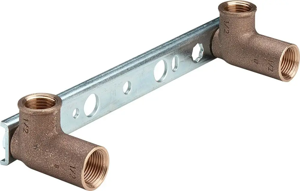 Montageeinheit aus verzinktem Stahl mit zwei Rotguss-Fittings von Viega, die für die Verbindung in Rohrsystemen verwendet wird.