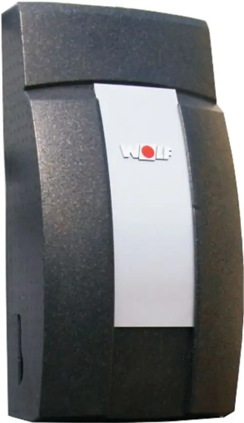 Schwarze Frischwasserstation mit grauem Frontpaneel und der Aufschrift "WOLF" in Weiß und Rot, designed für effiziente Wassererwärmung.