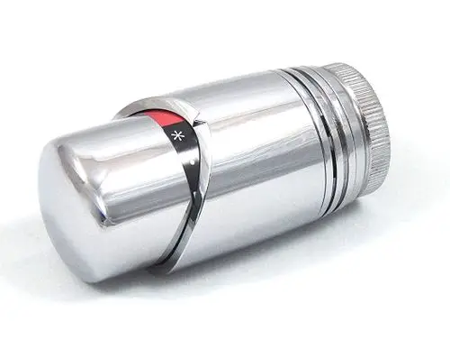 Thermostatkopf in schimmerndem Chrom, mit Drehring zur Temperatureinstellung. Produkt von HM Heizkörper, einfach zu montieren und zu bedienen.