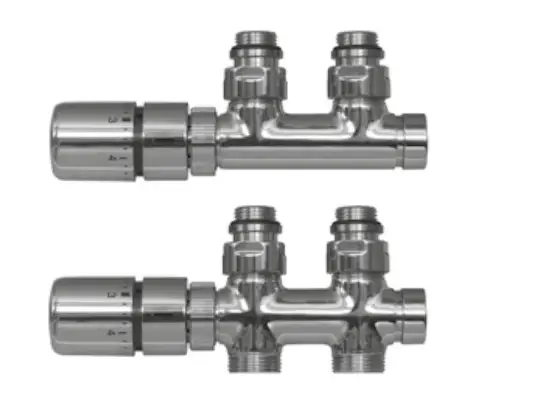 Heizungsarmatur von Purmo mit zwei Anschlusssteckplätzen. Die glänzende Metalloberfläche und die Einstellknöpfe sind sichtbar.