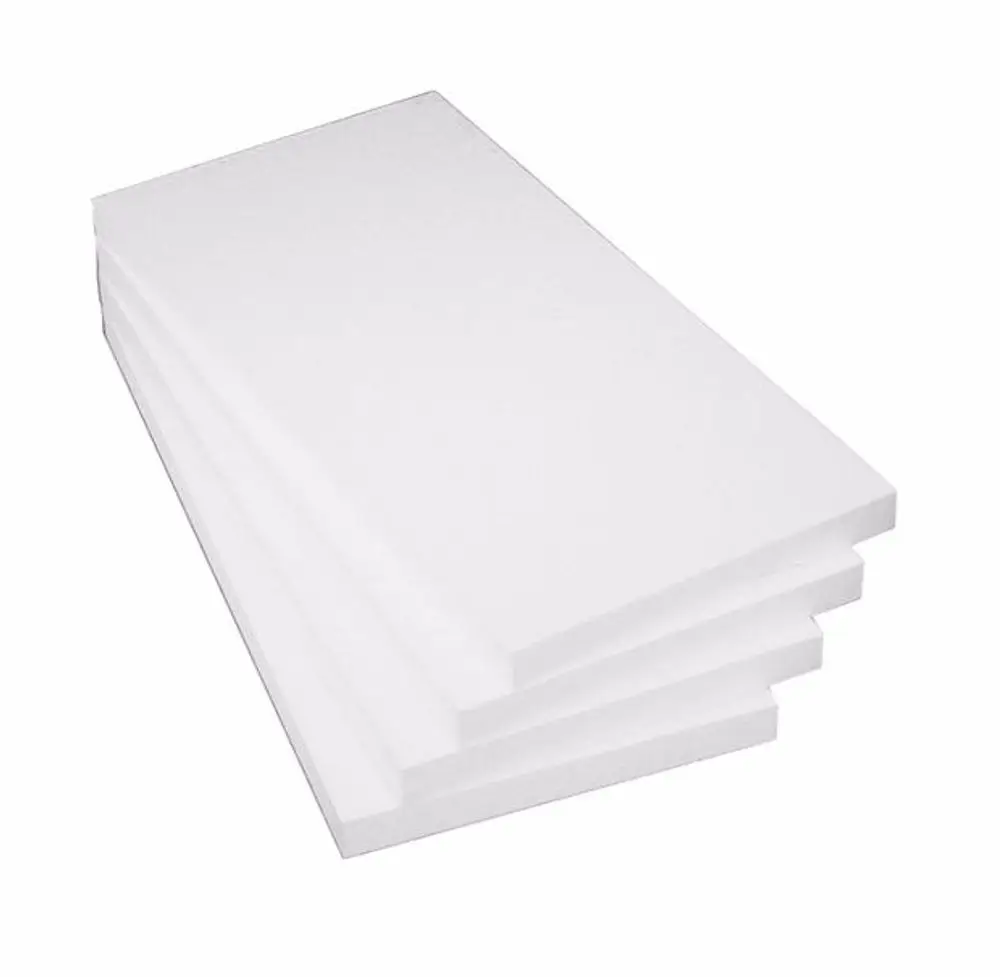 Mehrere weiße Dämmplatten übereinander gestapelt, die eine glatte Oberfläche zeigen. Produkt von Purmo zur Isolierung geeignet.
