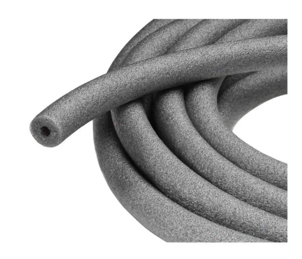 Graues, flexibles Abdichtungsprofil aus Schaumstoff, aufgerollt, geeignet für Flächenheizungen und Kühlungssysteme von Kermi.