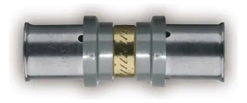Kupplung aus Metall mit zwei Verbindungsenden, mittig mit einem goldenen Element. Geeignet für Kermi-Anwendungen zur sicheren Verbindung in Rohrsystemen.