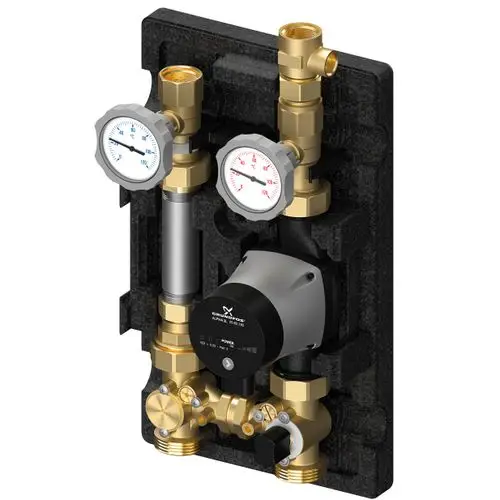 Pumpengruppe zur Wärmeverteilung mit zwei Manometern, elektrischer Pumpe und mehreren Anschlussnippeln, montiert auf einer isolierten Trägerplatte.