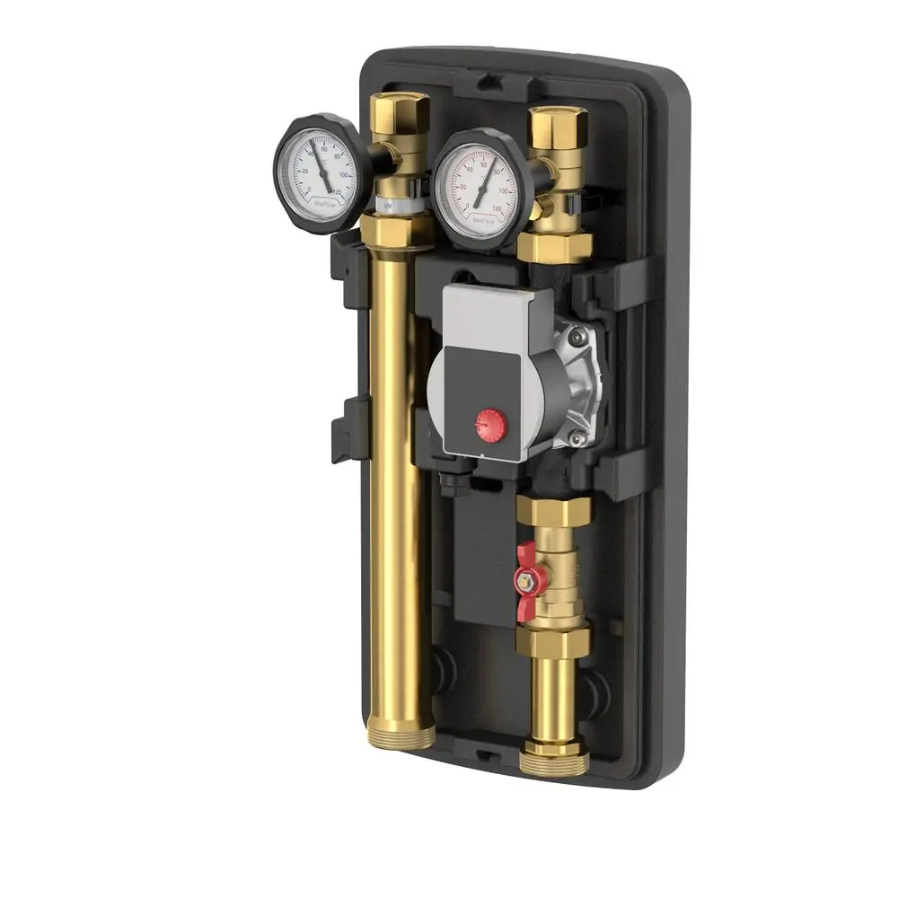 Bedienfeld mit zwei Druckmanometern, einem Regelventil und verschiedenen Anschlussleitungen in einem kompakten Gehäuse von Flamco.
