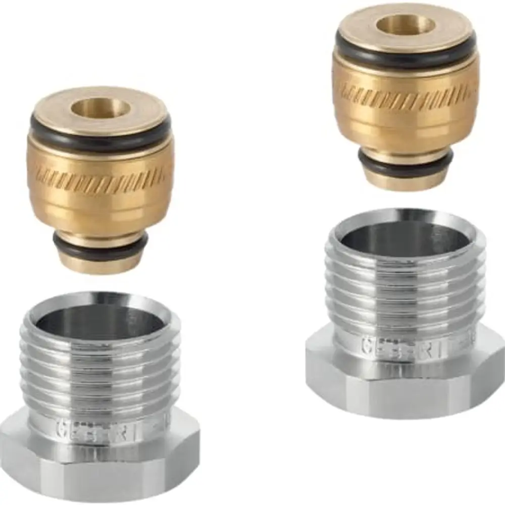 FlowFit Anschlussverschraubung mit Außengewinde, bestehend aus einem vernickelten Metallteil und einer Kupferdüse, präsentiert von Geberit.