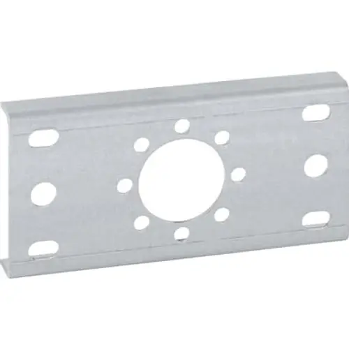 Montageplatte von Geberit aus Metall mit mehreren Bohrungen und einem zentralen Durchlass, geeignet zur Verbindung und Befestigung von Bauteilen.