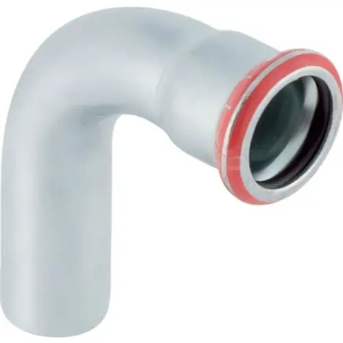 Mapress Bogen aus C-Stahl mit Einschnitt und rotem Dichtungsring, passend für Rohrverbindungen. Produkt von Geberit, optisch schlicht und funktional.