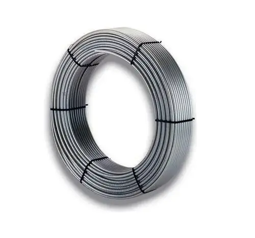 Kreisförmig gewickeltes Rohr aus Metall, verbunden mit schwarzen Kunststoffbindern, geeignet für Fussbodenheizungsanwendungen.