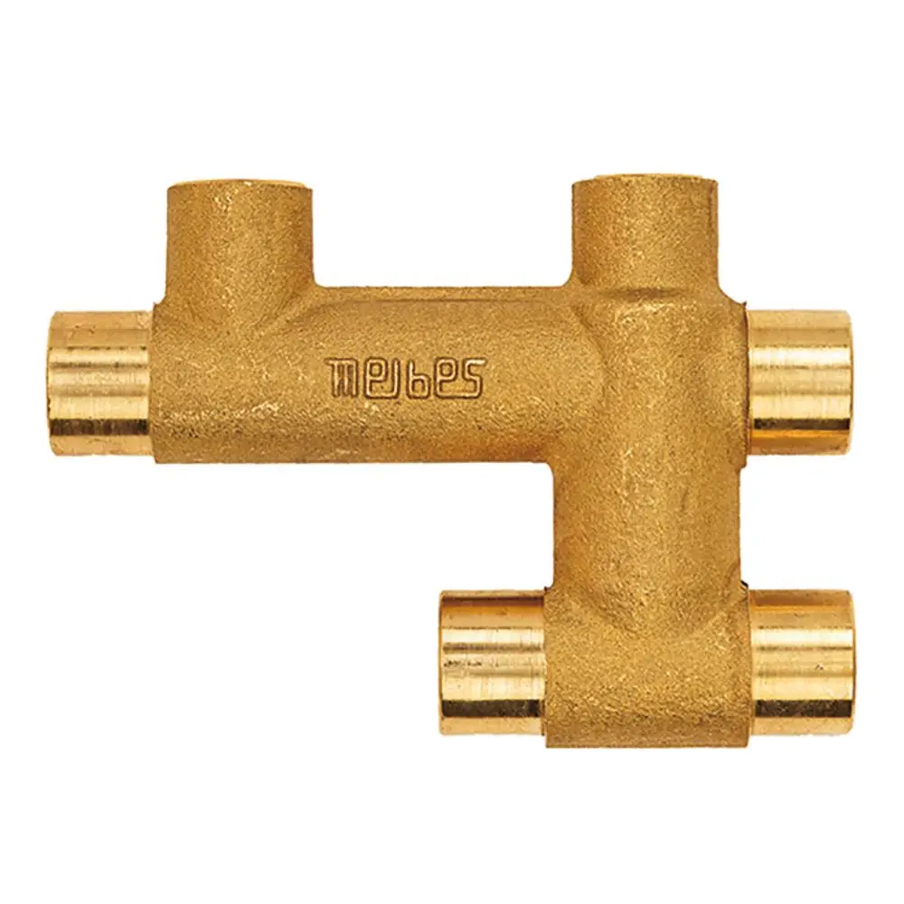 Brass Doppelkreuzstück von Flamco, mehrere Anschlussmöglichkeiten für Rohrleitungen, geeignet für Heizungs- und Sanitärinstallationen.