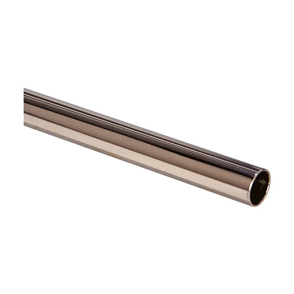 Rundes Metallrohr in silberner Optik, vermutlich für Heizungs- oder Sanitärinstallationen, hergestellt von Flamco.