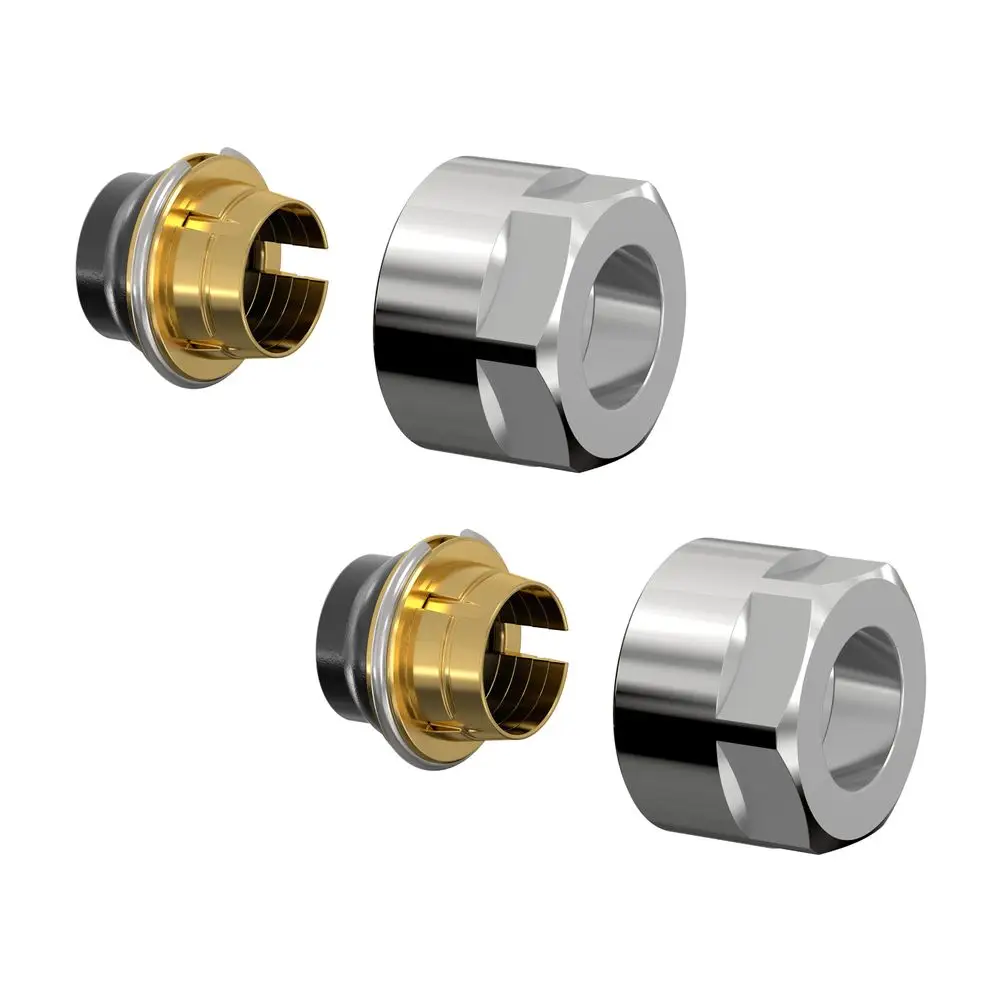 Flamco Design-Klemmverschraubung-Set mit zwei unterschiedlichen Einsätzen, einem in glänzendem Silber und einem in goldfarbener Ausführung, zur Verbindung von Rohren.