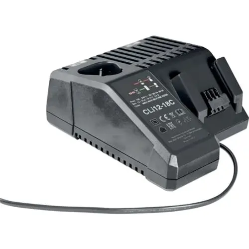 Ladegerät von Geberit für Inhalte einer bestimmten Spannung, mit einer Steckbuchse und LED-Anzeigen für den Ladezustand.