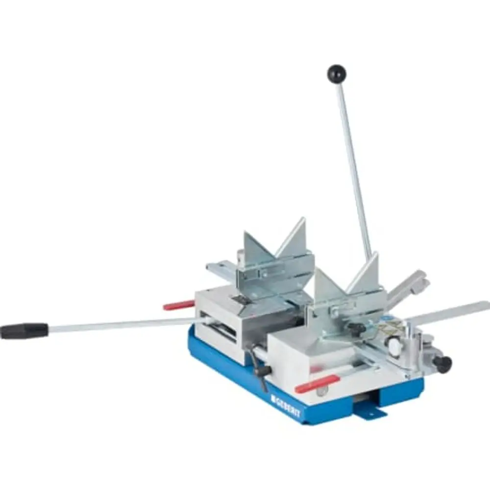 Media Schweißmaschine von Geberit mit verschiedenen einstellbaren Komponenten zur Bearbeitung von Materialien. Mechanische Hebel und Präzisionsführung sichtbar.