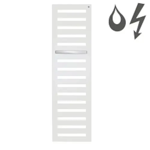 Weißer horizontaler Badheizkörper mit schmalen Längslöchern und einem eleganten silbernen Griff in der Mitte. Symbol für Wasser und Elektrizität in der oberen Ecke.
