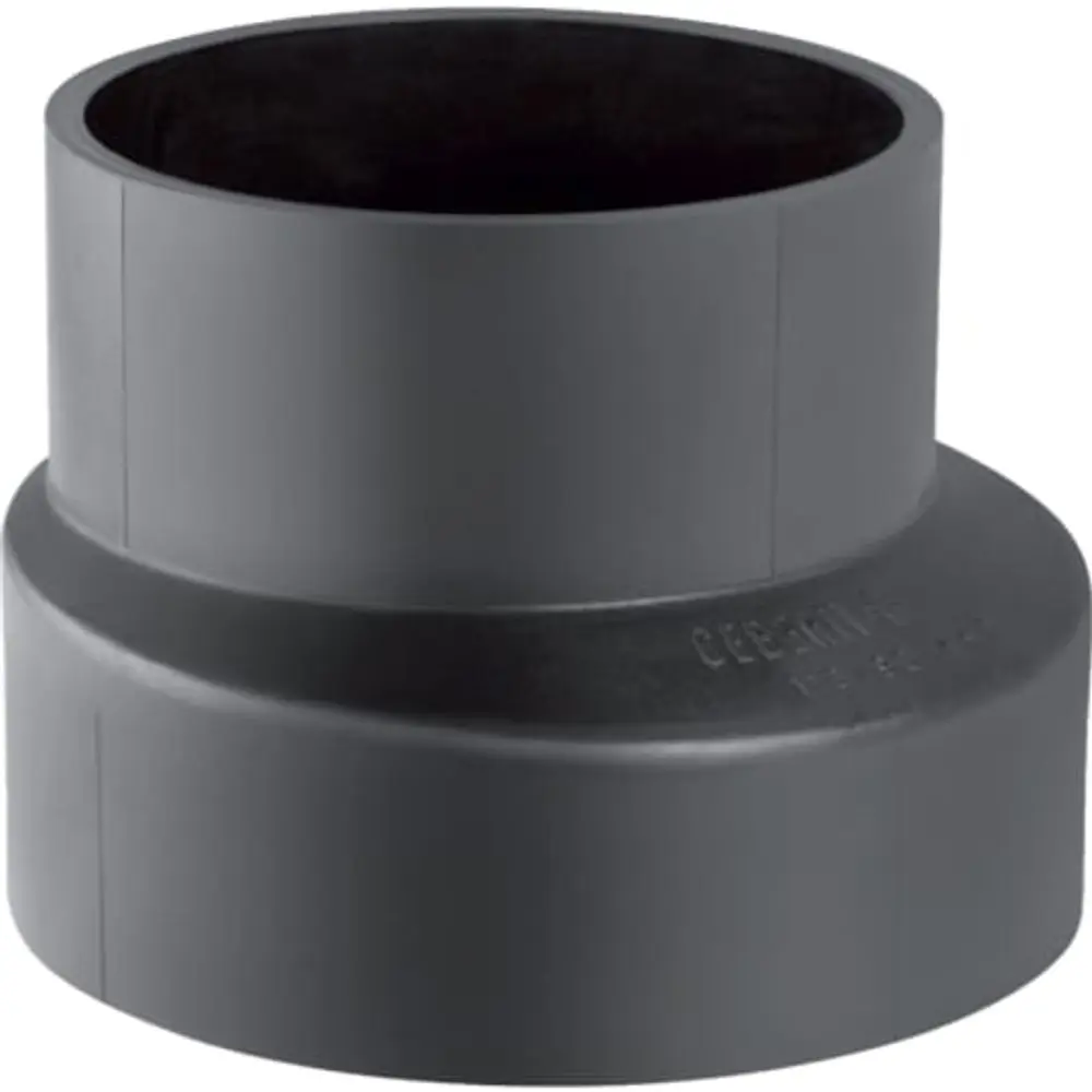 Geberit PE-Reduktion mit exzentrischem Design, die eine Verbindung zwischen zwei Rohren unterschiedlicher Durchmesser ermöglicht. Kurze Bauform, robustes Material.