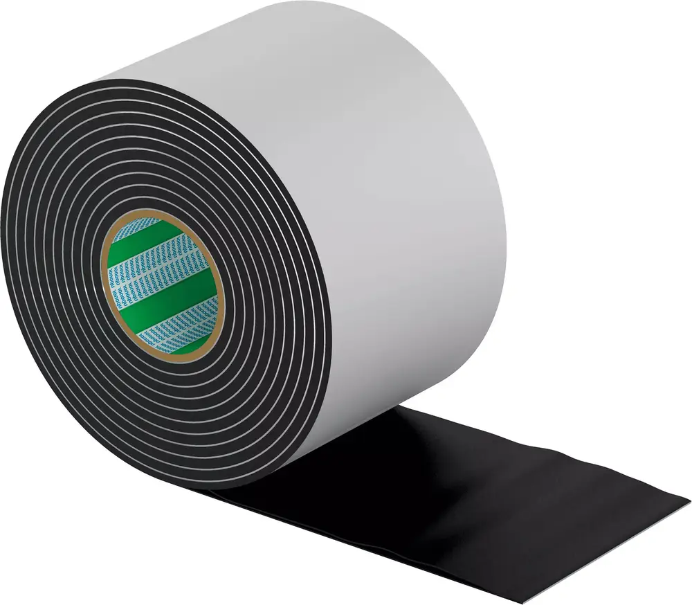 Schwarzes Schrumpfband auf einer Rolle, mit einer Innenwicklung. Die Marke Uponor ist auf dem Produkt sichtbar.