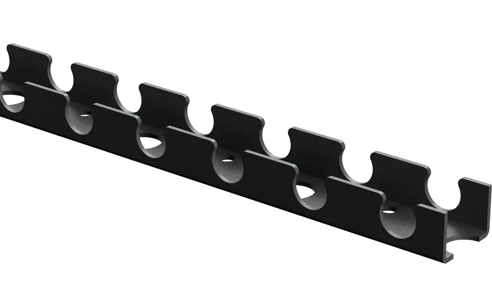 Schwarze Klemmschiene mit mehreren Ausschnitten zum Halten von Rohren oder Kabeln, hergestellt von Uponor. Ideal für einfache Befestigung.