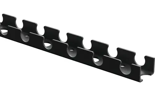 Schwarze Klemmschiene mit mehreren Ausschnitten zum Halten von Rohren oder Kabeln, hergestellt von Uponor. Ideal für einfache Befestigung.