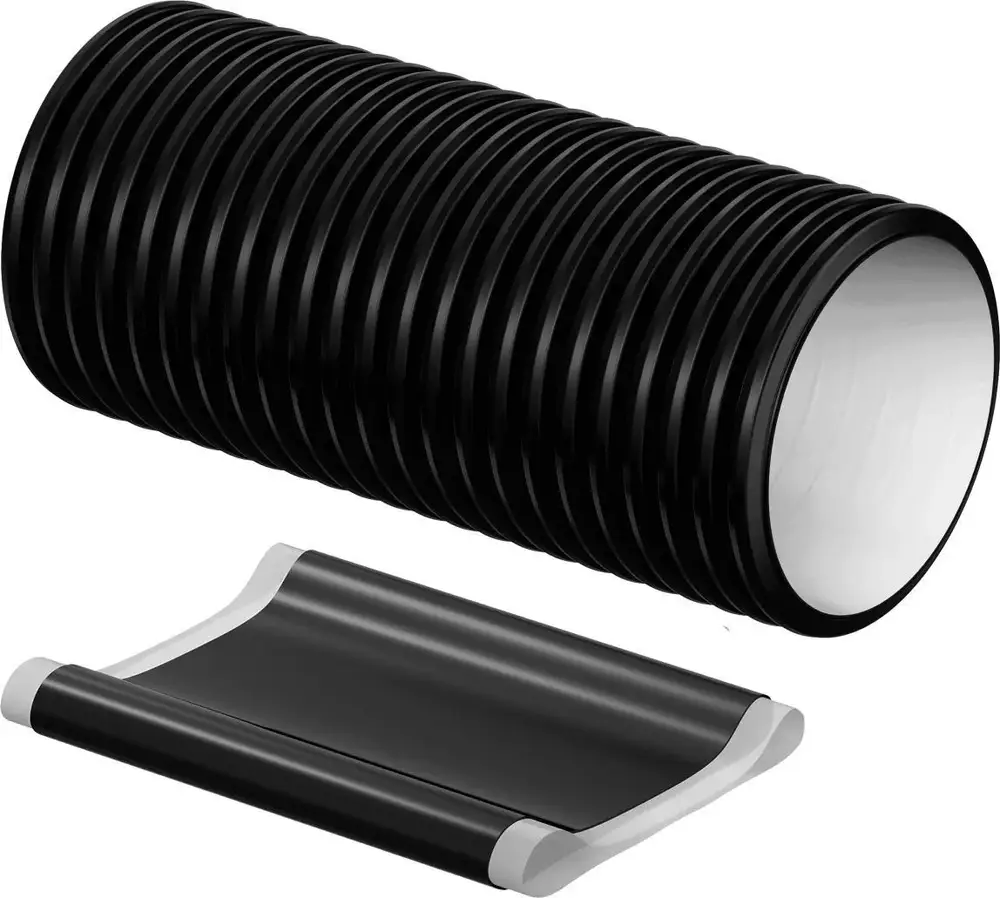 Schwarze flexible Rohrleitung mit glatter Innenoberfläche und einem flachen Endstück. Produkt von Uponor zur durchgehenden Verlegung.