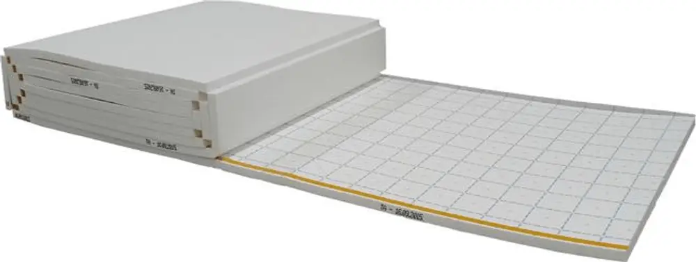 Weißes Paket mit mehreren Platten, eine Plattenoberfläche mit Raster. Produkt von Uponor, geeignet für diverse Anwendungen im Bau- oder Renovierungsbereich.