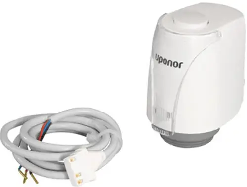 Weißer Uponor Stellungsantrieb mit Kabel und Stecker. Das Kabel ist gewickelt und zeigt eine Verbindung mit farbigen Drähten.