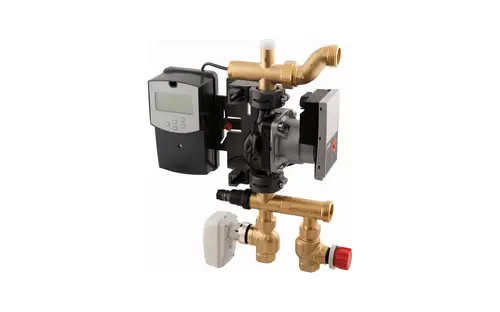 Pumpengruppe von Uponor mit mehreren Metallleitungen, einem Steuergerät und passenden Anschlussvorrichtungen, zur Regelung von Heizungs- oder Kühlsystemen.
