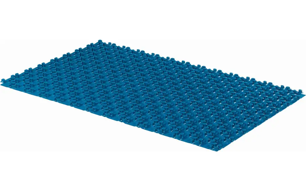 Blaues Noppenmaterial von Uponor, überzogen mit kleinen, gleichmäßigen Erhöhungen. Es dient zur Wärme- und Schalldämmung in Bauanwendungen.