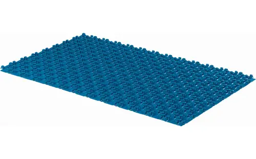 Blaues Noppenmaterial von Uponor, überzogen mit kleinen, gleichmäßigen Erhöhungen. Es dient zur Wärme- und Schalldämmung in Bauanwendungen.