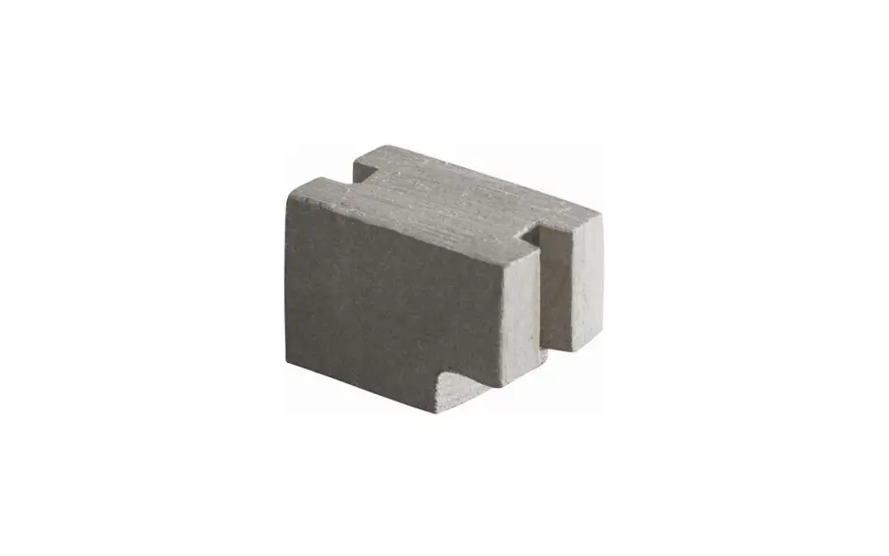Faserzementstück mit klaren Kanten, geeignet für Bauanwendungen. Produkt von Uponor, passt in verschiedene Konstruktionen.