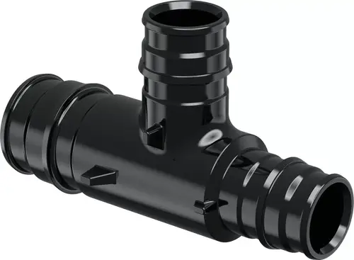 Schwarzes Reduzier-T-Stück aus PPSU mit drei Anschlussöffnungen. Ein Teil ist für einen größeren Durchmesser und zwei für kleinere vorgesehen. Produkt von Uponor.