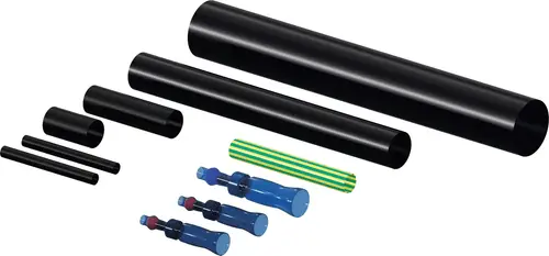 Schwarze Rohre in unterschiedlicher Länge und Durchmesser zusammen mit blauen Verbindungselementen. Produkt von Uponor, geeignet für verschiedene Installationen.