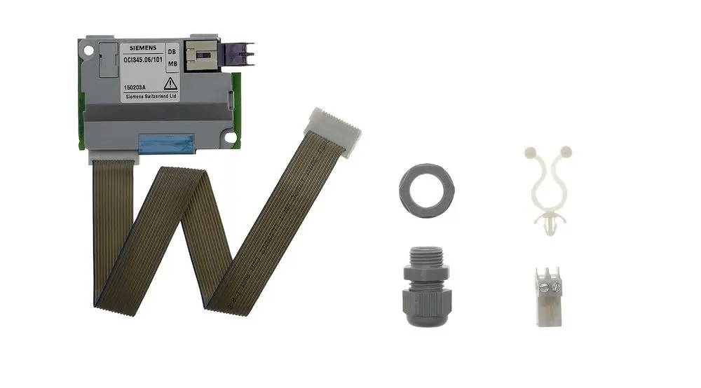 Busmodul von Brötje mit Flachkabel, Elektronikplatine, Anschlussstecker und Befestigungselementen, angeordnet auf hellem Hintergrund.