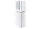 Weißes Stiebel Eltron Gerät mit zwei integrierten Bereichen, oben ein Steuerpanel, unten Anschlussrohre sichtbar. Funktionalität für Heizungs- oder Kühlzwecke.