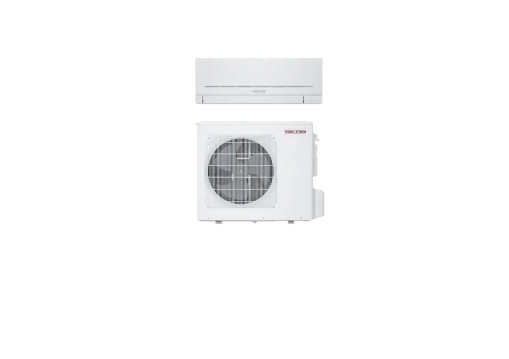 Wandeinheit und Außengerät eines Split-Raumklimasystems von Stiebel Eltron in weißer Farbe, mit einem Lüfter und einem Kompressor im kompakten Design.